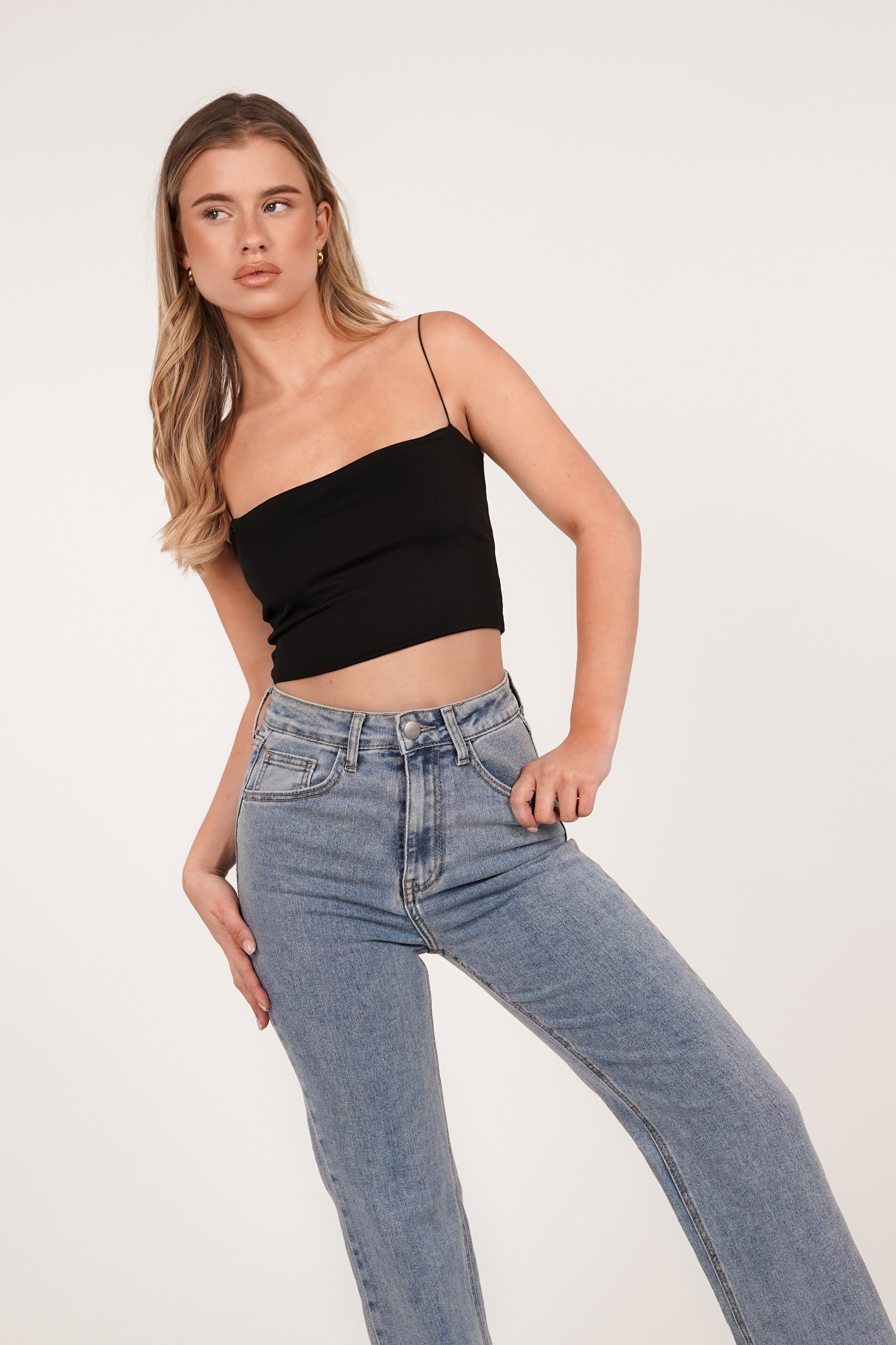 Crop top zwart met spaghettibandjes - Bless