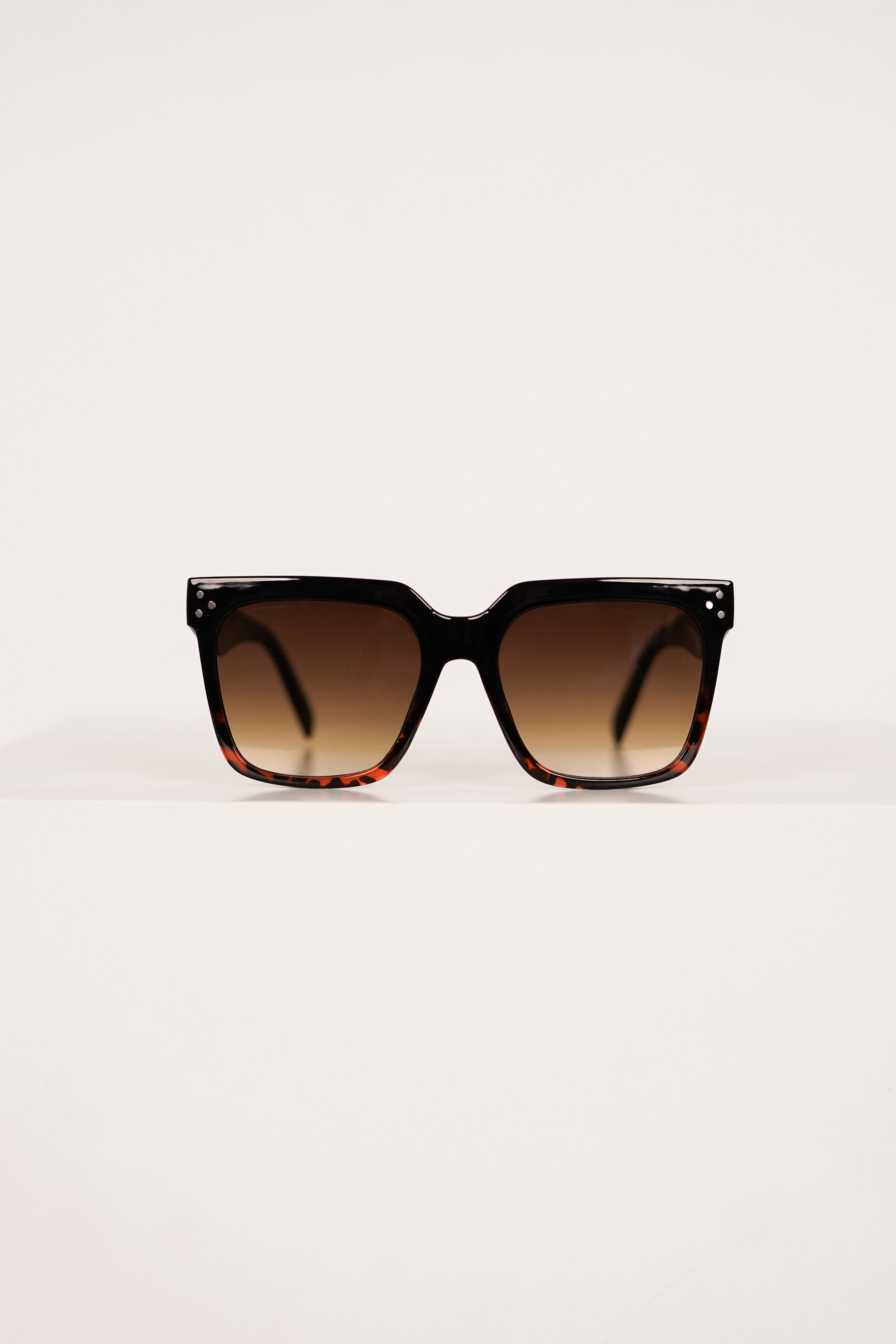 Vierkante zonnebril met bruine overloop - Kaylee