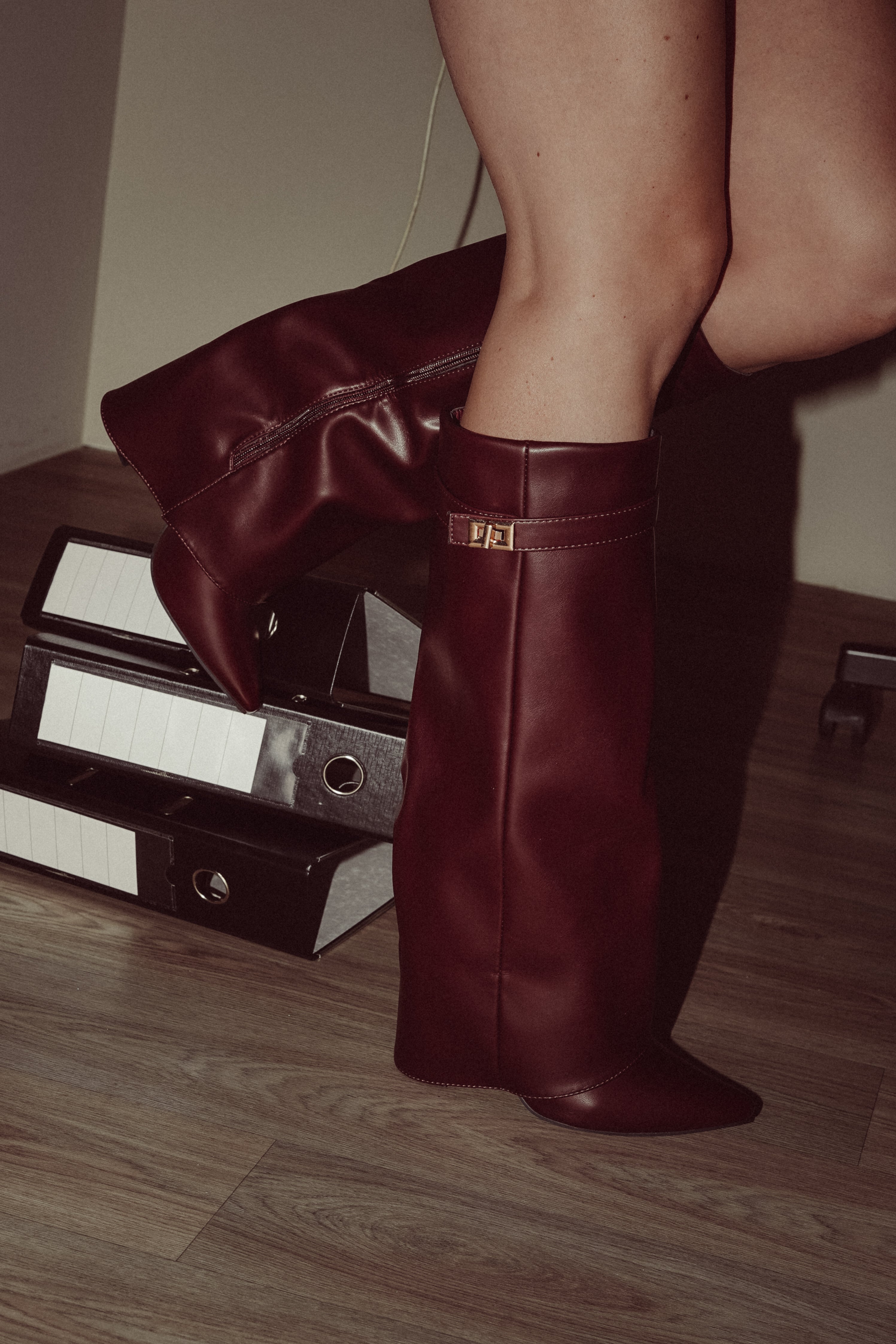 Hakken bordeaux met beenkap - Zava