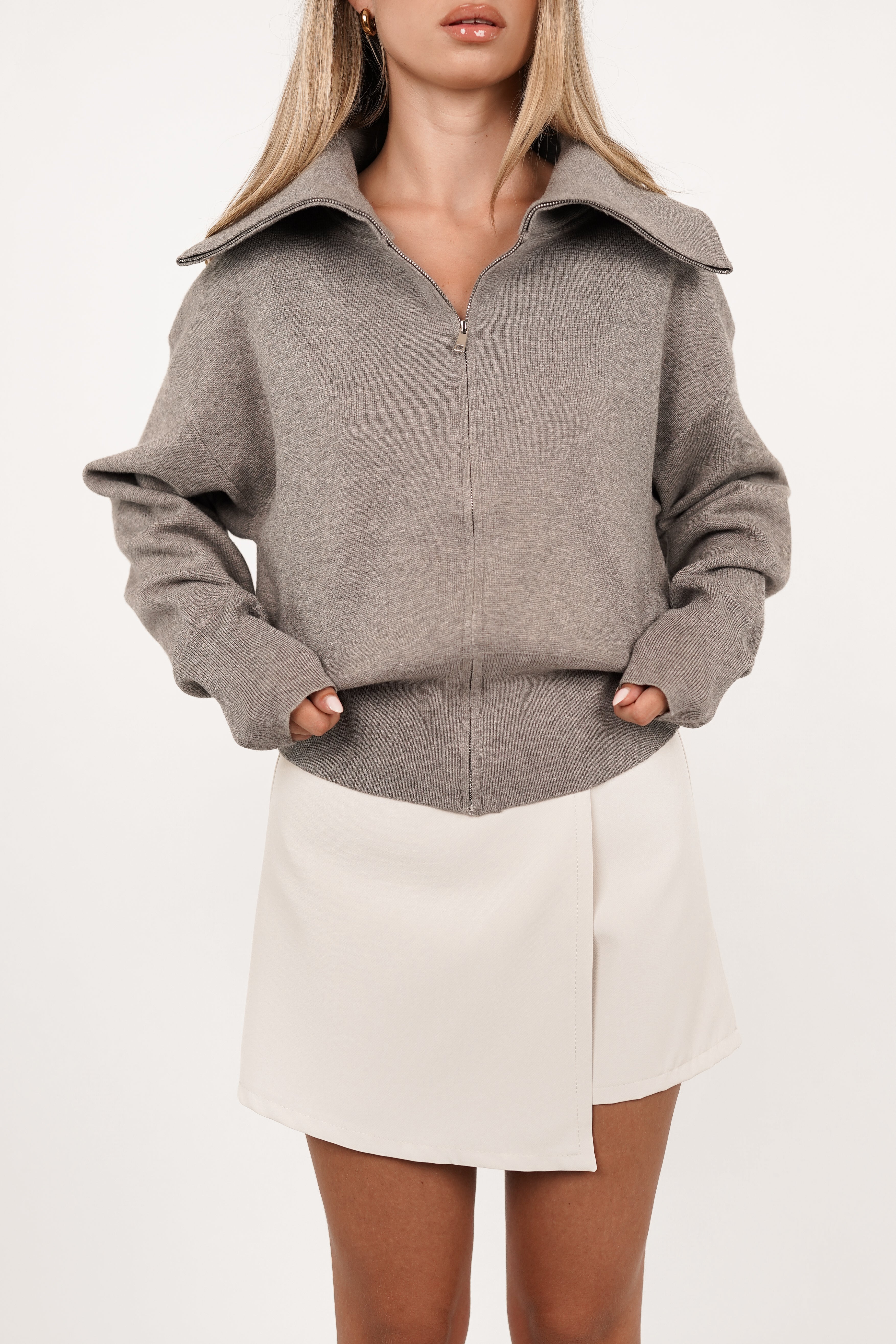 Vest met hoge boord taupe - Mimi
